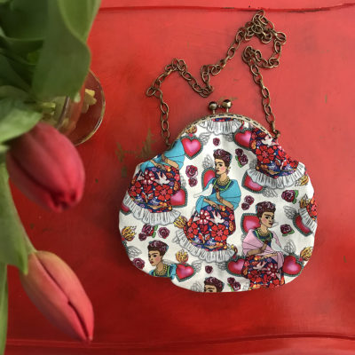 pochette-LeT-Bags-Frida-in-bianco-stoffa-pelle-artigianato-femminile-handmade-crazy-art-torino