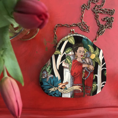 pochette-LeT-Bags-Frida-in-rosso-stoffa-pelle-artigianato-femminile-handmade-crazy-art-torino