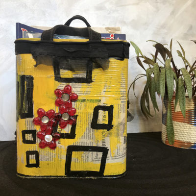 porta-riviste-giallo-fiori-rossi-oggettistica-articoli-regalo-handmade-artigianato-crazy-art-torino